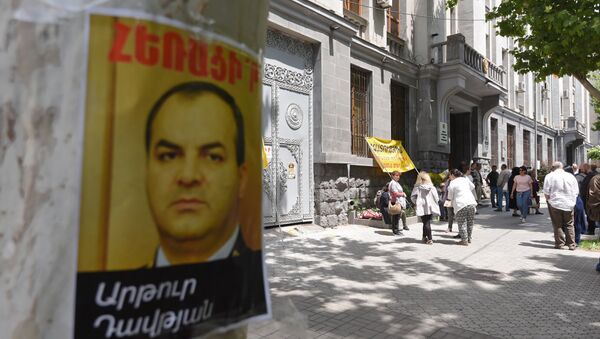 Активисты требуют отставки ген.прокурора Армении Артура Давтяна и освобождения политзаключенных (21 мая 2018). Еревaн - Sputnik Армения