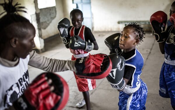 Снимок Школа бокса для девочек в Кении (Boxgirls Kenya) фотографа Луиса Тато. Спорт, серии - Sputnik Армения