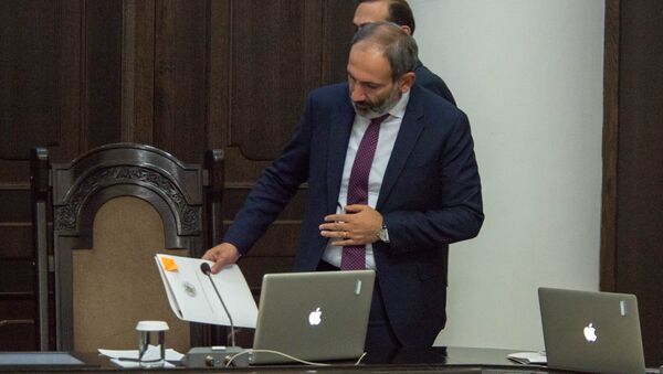 Премьер-министр Армении Никол Пашинян на заседании правительства Армении (24 мая 2018). Еревaн - Sputnik Армения