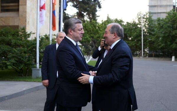 Президент Армении Армен Саркисян встретился с премьер-министром Грузии Георгием Квирикашвили (25 мая 2018). Тбилиси - Sputnik Армения