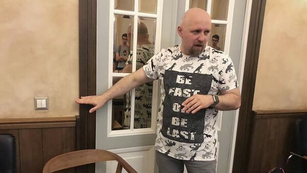 Программный директор телерадиоканала Страна FM в Санкт-Петербурге Данил Зюнев - Sputnik Армения
