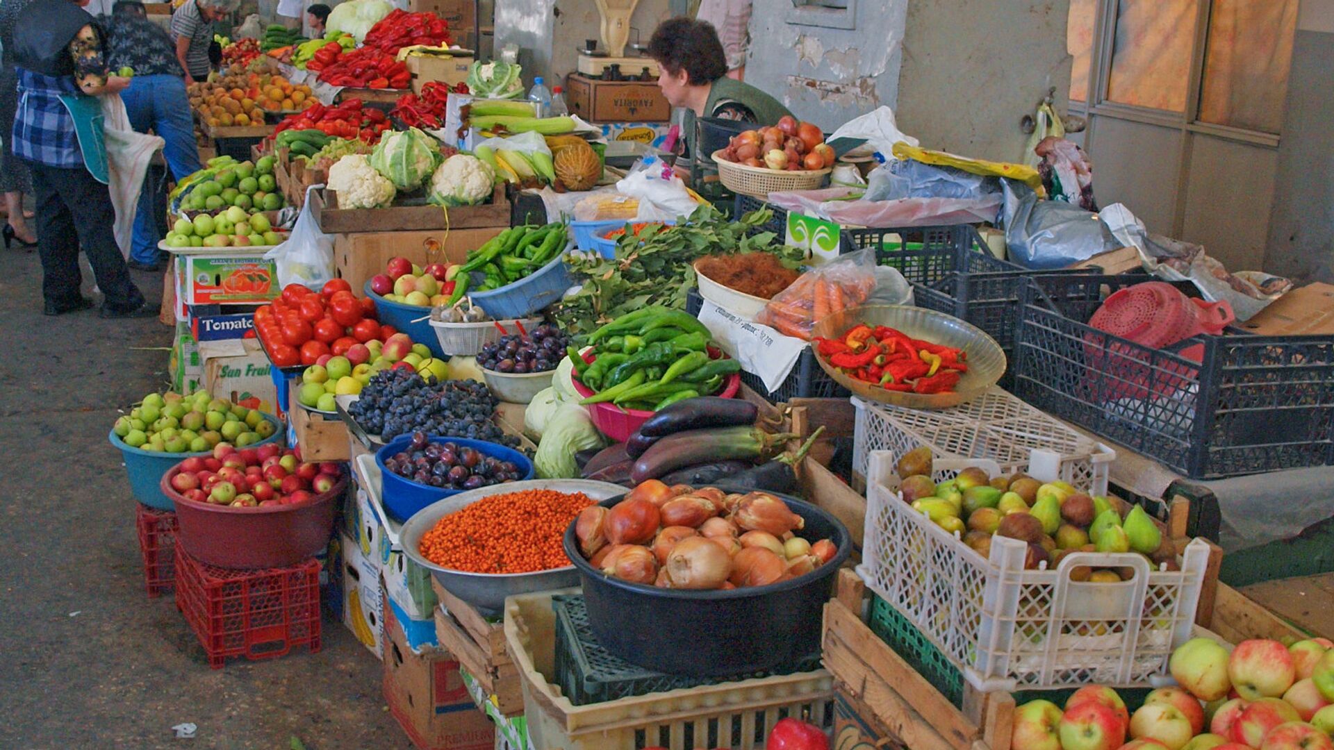 Армянский рынок. Рынок в Ереване продуктовый. Центральный рынок Ереван. Центральный Крытый рынок в Ереване. Сельское хозяйство Армении 2021.