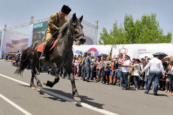 Հայաստանի 1-ին Հանրապետության և Սարդարապատի հերոսամարտի 100-ամյակը Հայաստանի 1-ին Հանրապետության և Սարդարապատի հերոսամարտի 100-ամյակը - Sputnik Արմենիա