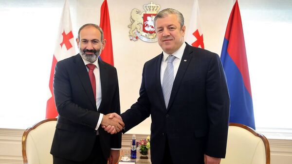 Встреча премьер-министров Армении и Грузии Никола Пашиняна и Георгия Квирикашвили (30 мая 2018). Тбилиси - Sputnik Армения