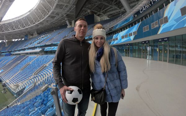 Роман Березовский с супругой на стадионе Зенит Арена, Санкт-Петербург - Sputnik Армения