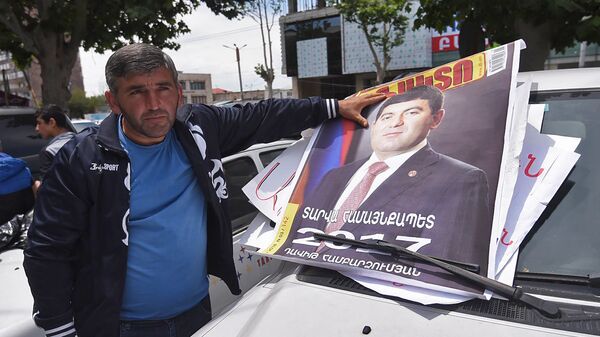 Сторонники мэра города Масис бойкотируют суд административных районов Кентрон и Норк-Мараш (2 июня 2018). Еревaн - Sputnik Армения