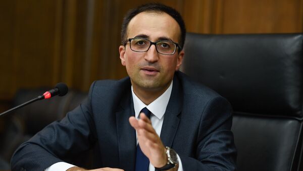 Министр здравоохранения Армении Арсен Торосян в парламенте (5 июня 2018). Еревaн - Sputnik Армения