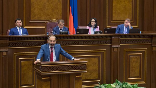 Премьер-министр Армении Никол Пашинян в Парламенте (7 июня 2018). Еревaн - Sputnik Армения