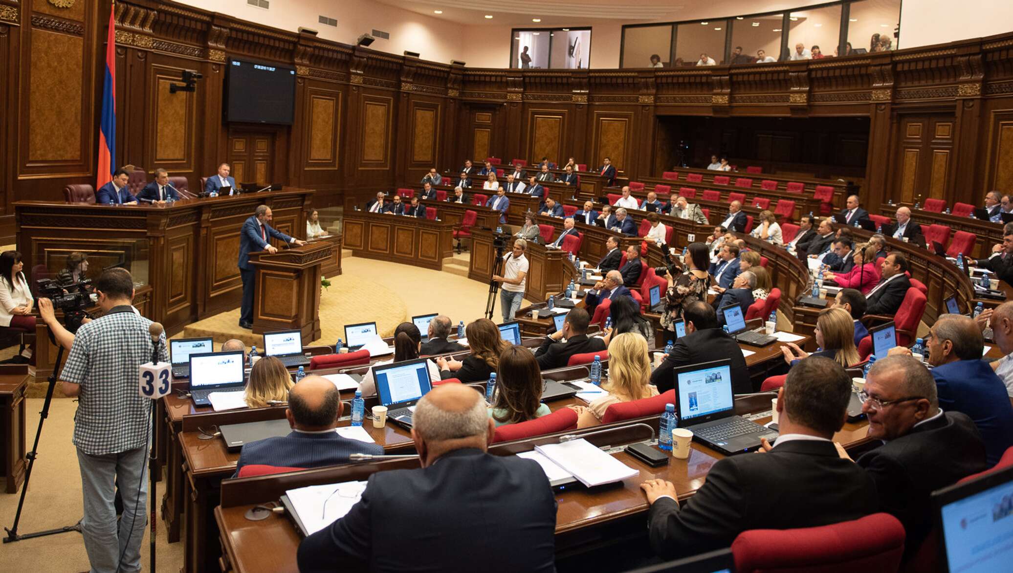 здание парламента в армении