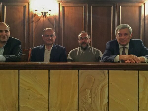 Экс-министр обороны Сейран Оганян на спектакле Свадьба в тылу (8 июня 2018). Гюмри Экс-министр обороны Сейран Оганян на спектакле Свадьба в тылу (8 июня 2018). Гюмри - Sputnik Армения