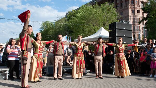 Фестиваль еды Yerevan Food Fest прошел на площади Республики (10 июня 2018). Еревaн - Sputnik Армения