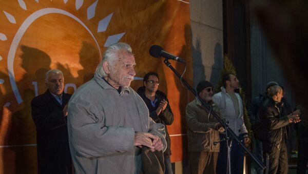 Митинг оппозиционного фронта «Новая Армения» проходит в Ереване. Ерванд Манарян - Sputnik Արմենիա