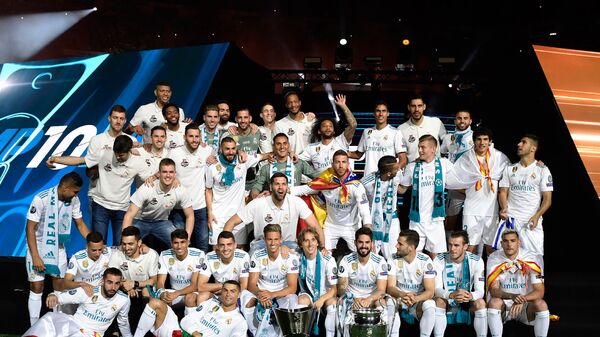 Игроки Реал Мадрид на стадионе Сантьяго Бернабеу после того, как выиграли свой третий титул Лиги Чемпионов подряд (27 мая 2018). Мадрид - Sputnik Армения