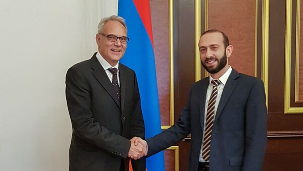 Первый вице-премьер Арарат Мирзоян встретился с чрезвычайным и полномочным послом Германии в Армении Матиасем Кислером (15 июня 2018). Еревaн - Sputnik Արմենիա