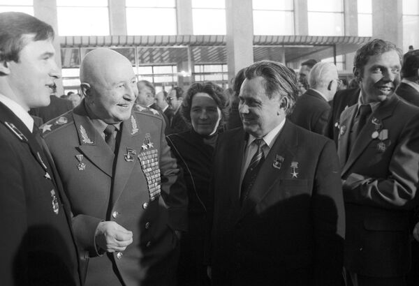 Маршал Иван Баграмян на XXVI съезде КПСС Маршал Иван Баграмян на XXVI съезде КПСС - Sputnik Армения