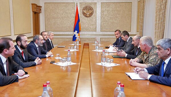 Премьер-министр Армении Никол Пашинян прибыл с рабочим визитом в Карабах (16 июня 2018). Степанакерт - Sputnik Արմենիա