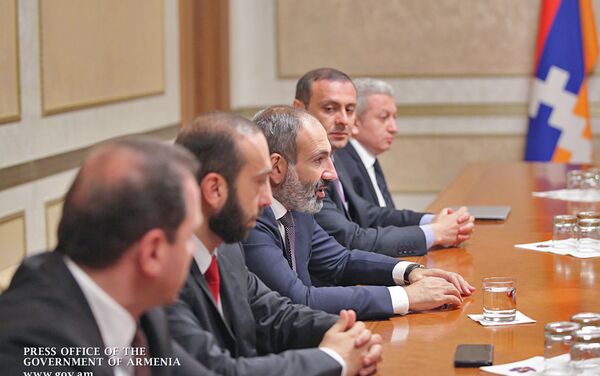 Նիկոլ Փաշինյանի ու Բակո Սահակյանի հանդիպումը Նիկոլ Փաշինյանի ու Բակո Սահակյանի հանդիպումը - Sputnik Արմենիա
