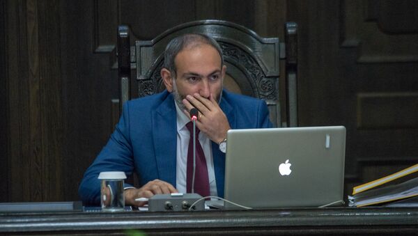 Премьер-министр Армении Никол Пашинян на заседании правительства (21 июня 2018). Еревaн - Sputnik Армения