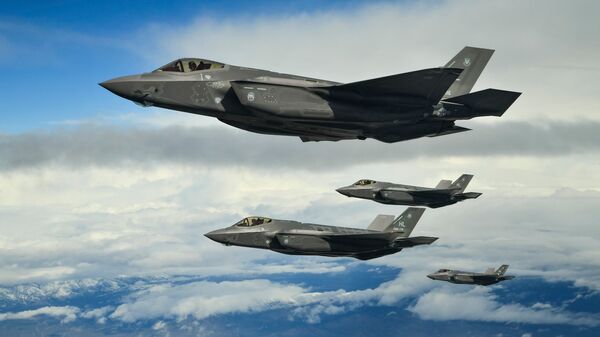 Шпионские страсти вокруг F-35 и С-400: кто замутил грандиозный скандал на оружейном рынке Шпионские страсти вокруг F-35 и С-400: кто замутил грандиозный скандал на оружейном рынке - Sputnik Армения