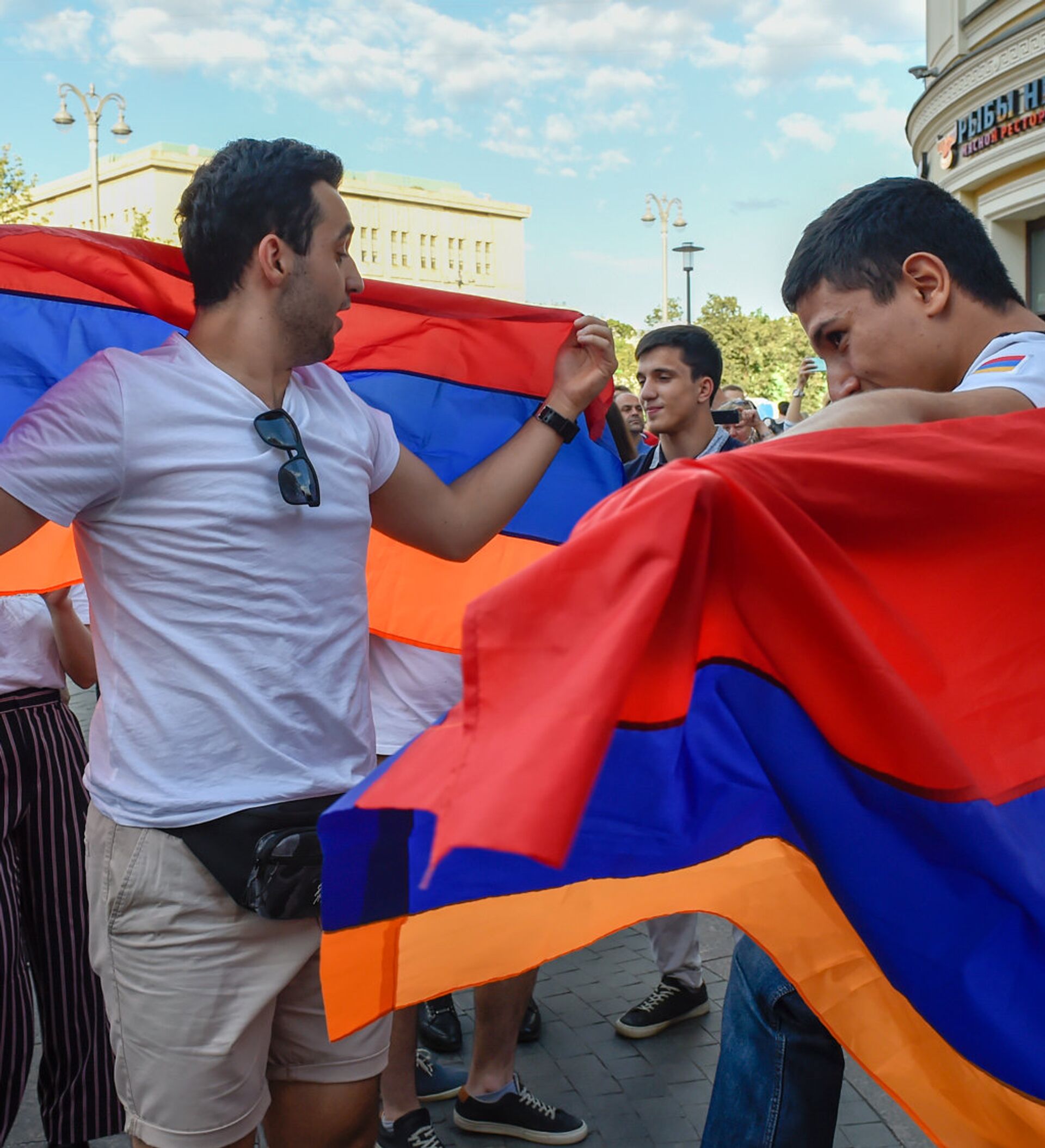 Армянский язык слова. Эрдоган об армянах и армении. Армянские стикеры. Пашинян арцах. Поставь армянскую.