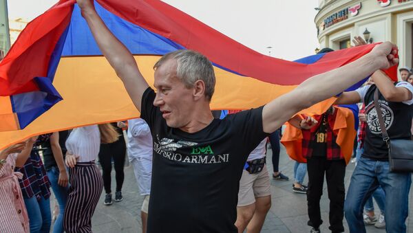 Армянский патриотический вечер на Никольской улице (2 июля 2018). Москвa - Sputnik Армения