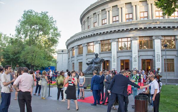 «Ոսկե ծիրան» 15–րդ միջազգային կինոփառատոնի բացում - Sputnik Արմենիա