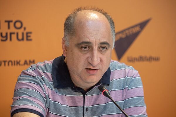 Կրթությունը` սկանդալների ոլորտ. ի՞նչ ելք է տեսնում փորձագետը ստեղծված իրավիճակից Կրթությունը` սկանդալների ոլորտ. ի՞նչ ելք է տեսնում փորձագետը ստեղծված իրավիճակից - Sputnik Արմենիա
