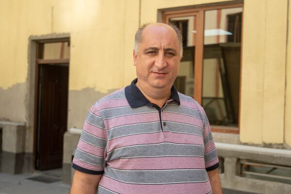 Хачатрян объяснил, почему 30% учеников могут не сдать экзамен по армянскому языку Хачатрян объяснил, почему 30% учеников могут не сдать экзамен по армянскому языку - Sputnik Армения