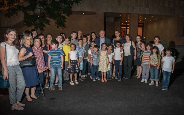 Արմեն Սարգսյանը երեխաների հետ աստղադիտում է իրականացրել - Sputnik Արմենիա
