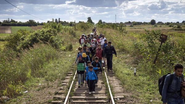 7 сентября 2015, беженцы на границе Сербии и Венгрии - Sputnik Армения
