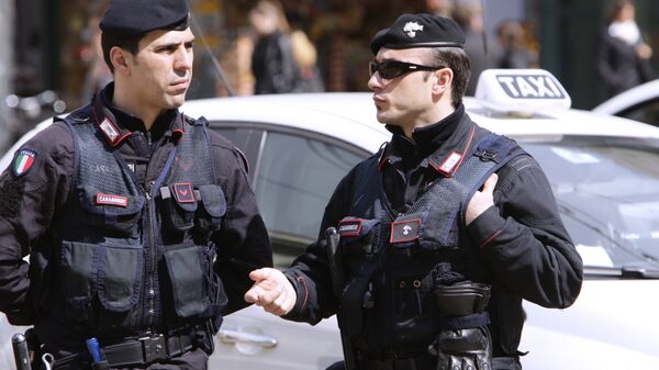 Полиция на одной из улиц Милана. - Sputnik Արմենիա