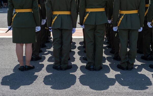 Церемония выдачи дипломов выпустникам военных вузов (25 июля 2018). Еревaн - Sputnik Армения