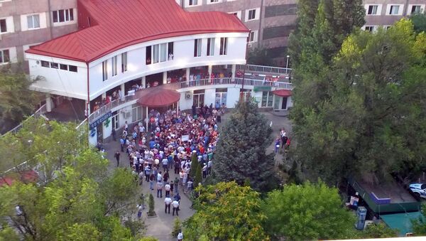 Акция протеста у больницы Сурб Григор Лусаворич (27 июля 2018). Еревaн - Sputnik Армения