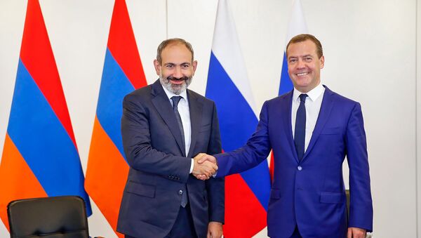 Встреча премьер-министров России и Армении Дмитрия Медведева и Никола Пашиняна в рамках заседания межправительственного совета глав правительства стран ЕАЭС (27 июля 2018). Санкт-Петербург - Sputnik Армения