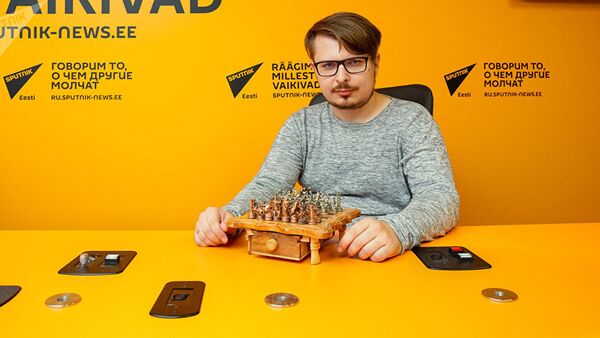 Обладатель звания мастер ФИДЕ Роман Ежов - Sputnik Армения