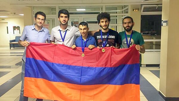 Участники международной олимпиады по математике из ЕГУ завоевали три золотых и одну серебрянную медали - Sputnik Армения