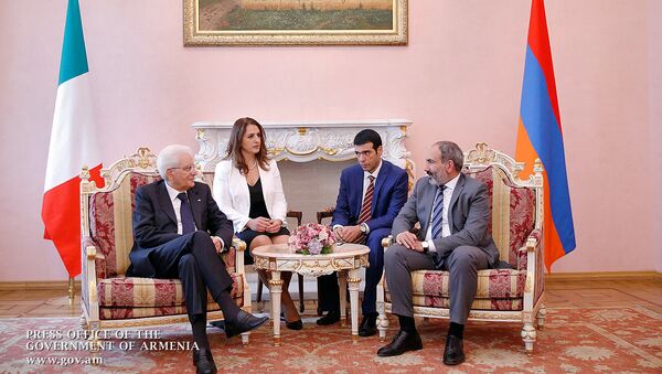 Премьер-министр Армении Никол Пашинян принял прибывшего с госвизитом президента Италии Серджо Маттареллу - Sputnik Армения