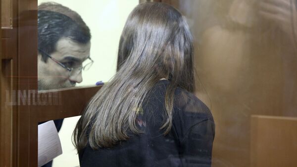 Рассмотрение в Останкинском суде ходатайства следствия об аресте сестер Хачатурян, обвиняемых в убийстве отца (2 августа 2018). Москвa - Sputnik Армения