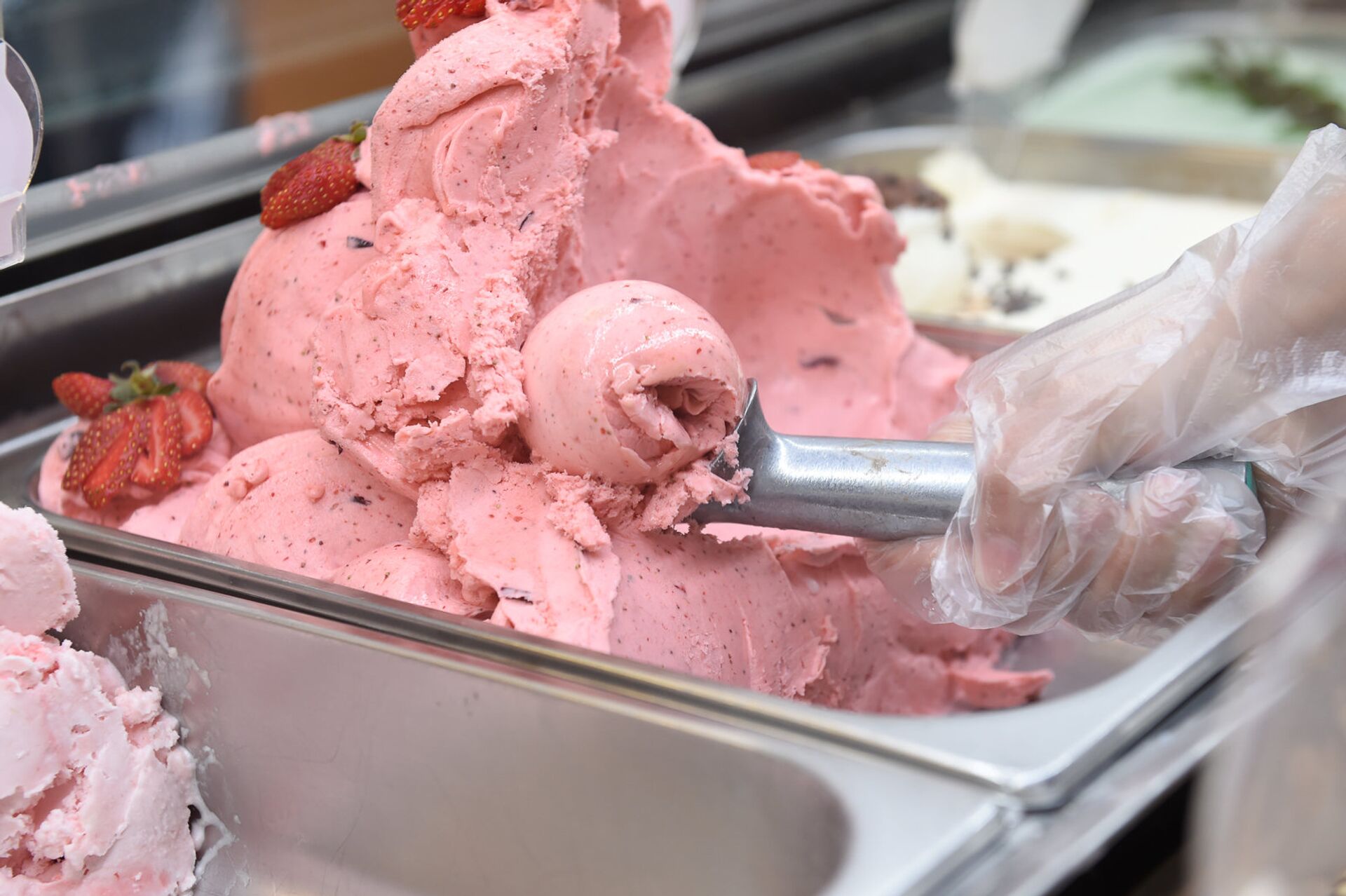 Работа мороженое. Итальянское мороженое джелато. Итальянское мороженое ручной работы. Мороженое в Ереване. Sorriso мороженое.