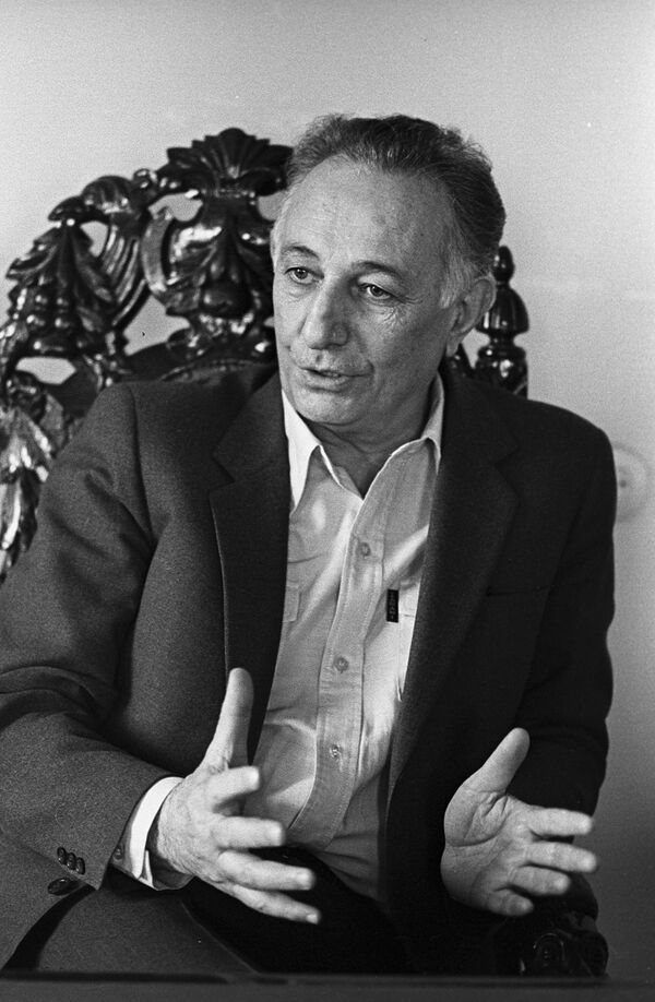 Альма-матер ереванских времен: сто лет без остановки главного университета Армении Альма-матер ереванских времен: сто лет без остановки главного университета Армении - Sputnik Армения