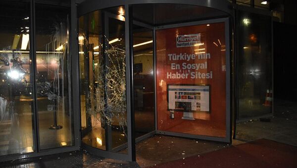 Редакция турецкой газеты Hürriyet подверглась обстрелу - Sputnik Армения