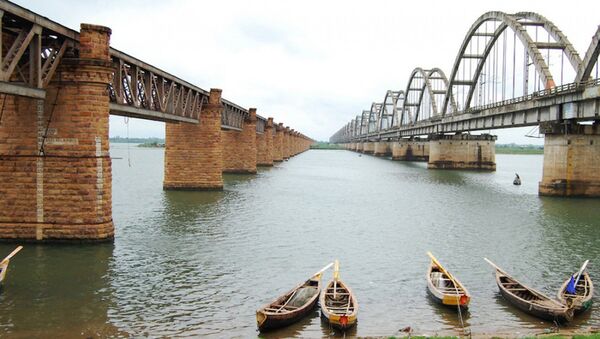 река в индийском городе Раджамандри - Sputnik Արմենիա
