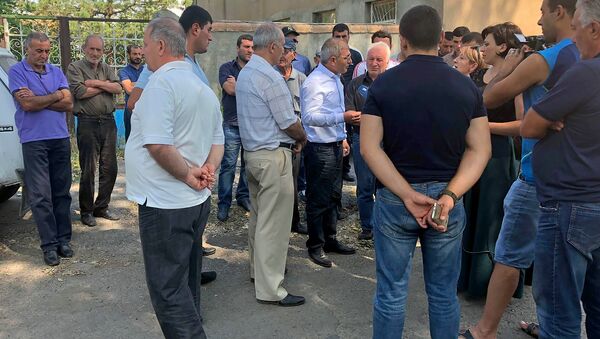 Жители Маралика требуют отставки главы общины (24 августа 2018). Маралик - Sputnik Армения