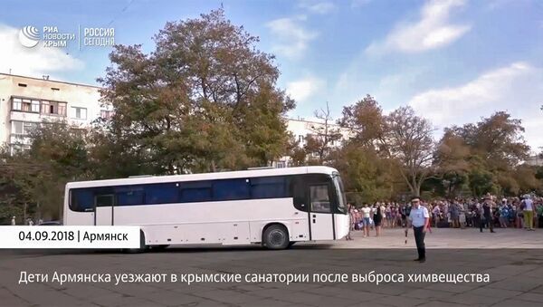 Дети Армянска уезжают в крымские санатории после выброса химвеществ - Sputnik Армения
