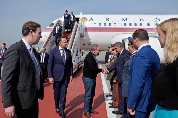 Премьер-министр Армении Никол Пашинян прибыл в Россию (8 сентября 2018). Москвa Премьер-министр Армении Никол Пашинян прибыл в Россию (8 сентября 2018). Москвa - Sputnik Արմենիա