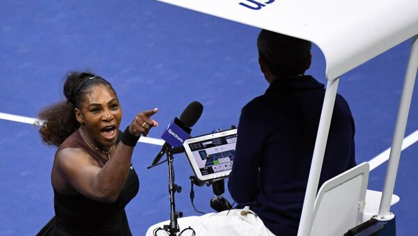 Серена Уильямс кричит на судью Карлоса Рамоса на теннисном турнире U.S. Open (9 сентября 2018). Нью-Йорк - Sputnik Армения