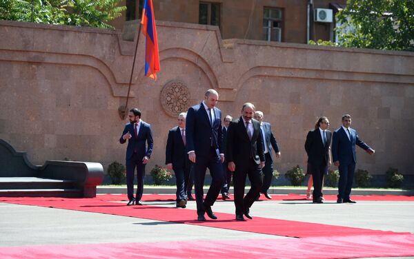 Վրաստանի վարչապետը ժամանեց Երևան - Sputnik Արմենիա