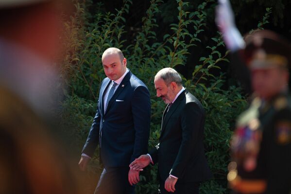 Встреча премьер-министра Армении Никола Пашиняна и премьер-министра Грузии Мамуки Бахтадзе (10 сентября 2018). Еревaн Встреча премьер-министра Армении Никола Пашиняна и премьер-министра Грузии Мамуки Бахтадзе (10 сентября 2018). Еревaн - Sputnik Армения