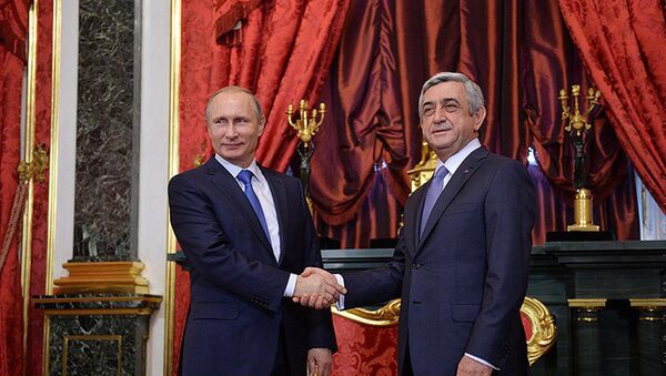 Президенты Армении и России Серж Саргсян и Владимир Путин на саммите ОДКБ в Москве - Sputnik Армения