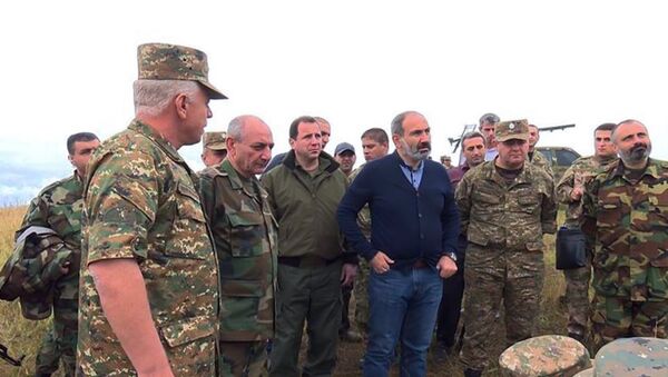 Премьер-министр Армении Никол Пашинян и президент Карабаха Бако Саакян посетили северный участок границы (18 сентября 2018). Карабах - Sputnik Армения